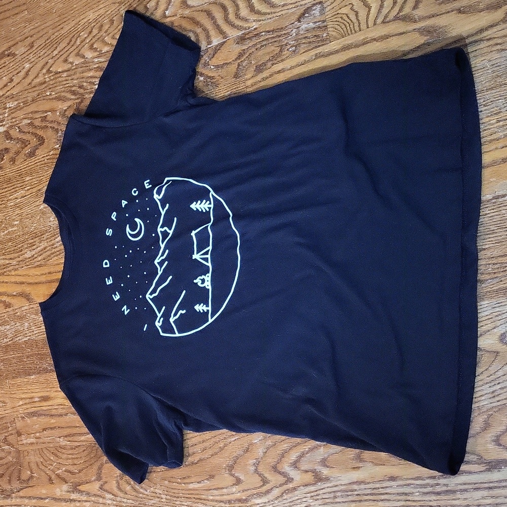 Old Navy men's tshirt